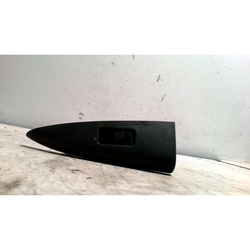 Interrupteur de leve vitre arriere droit NISSAN NOTE 1 PHASE 1 d’occasion