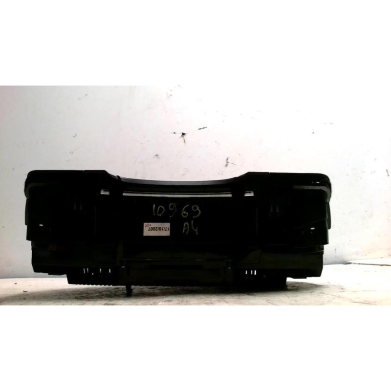 Compteur AUDI A4 2 AVANT PHASE 1 BREAK d’occasion