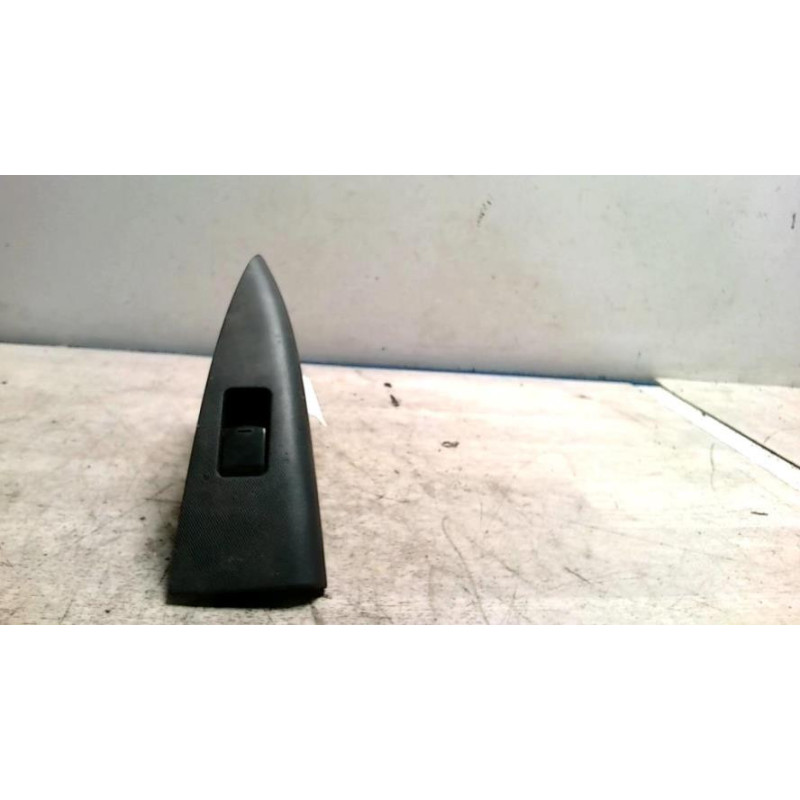 Interrupteur de leve vitre avant gauche NISSAN NOTE 1 PHASE 1 d’occasion