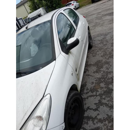 Platine feu arriere gauche PEUGEOT 206+ d’occasion