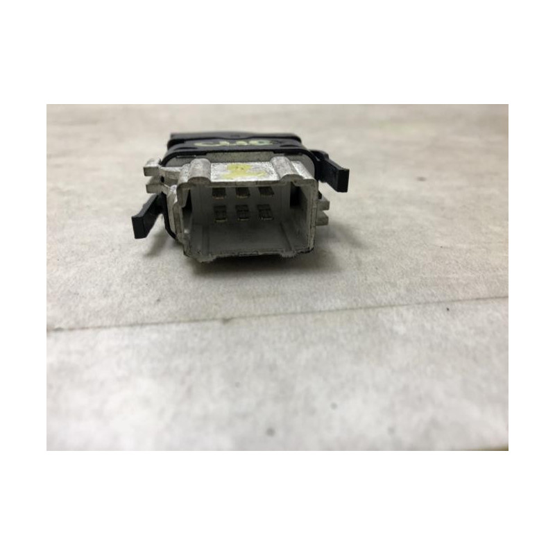 Interrupteur de leve vitre RENAULT  d’occasion