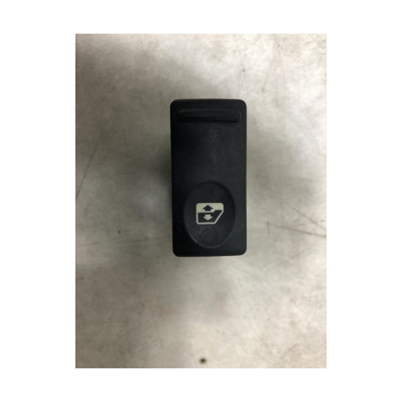 Interrupteur de leve vitre RENAULT  d’occasion