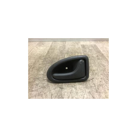 Poignee interieur arriere droit RENAULT SCENIC 1 PHASE 2 d’occasion