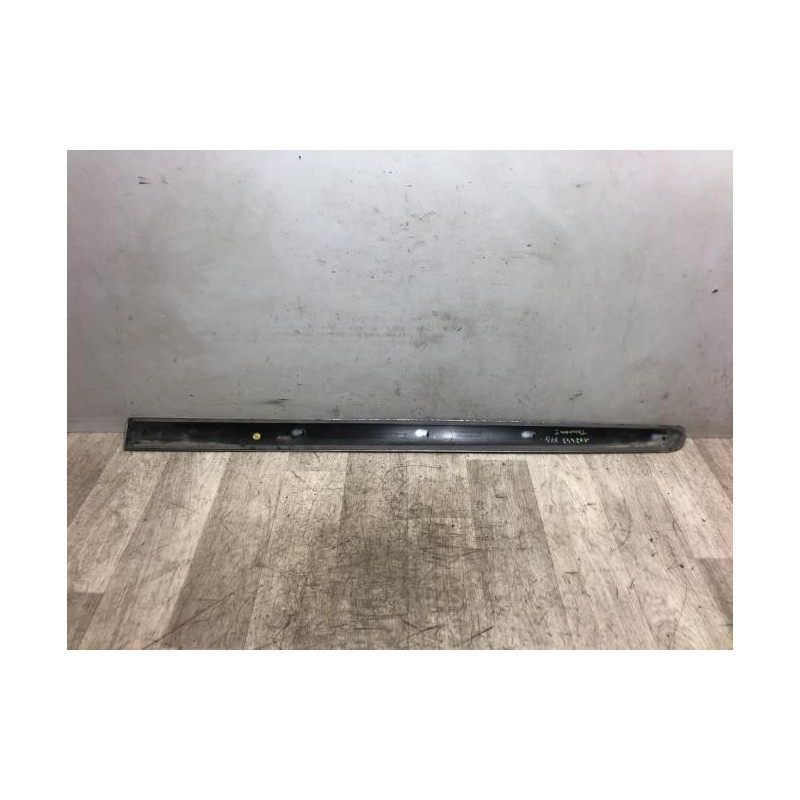 Baguette de porte avant gauche VOLKSWAGEN TOURAN 1 PHASE 1 d’occasion