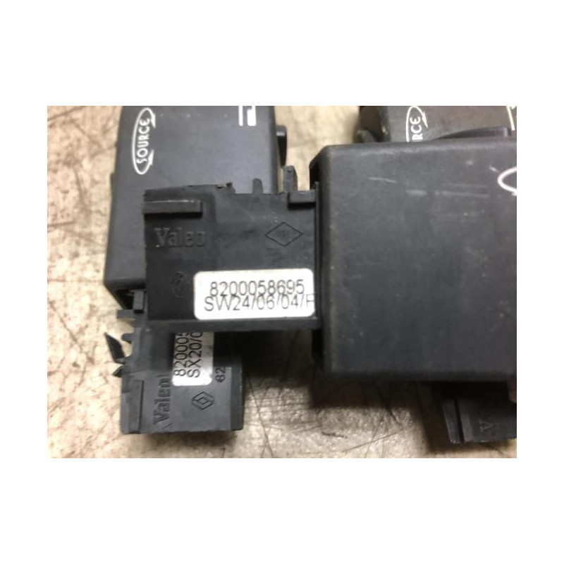 Commande autoradio RENAULT CLIO 2 PHASE 2 d’occasion