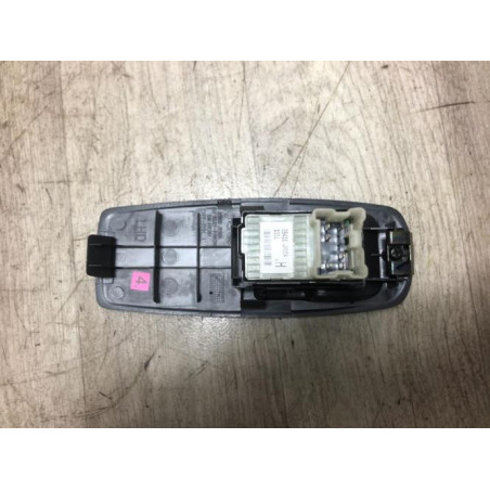 Interrupteur de leve vitre avant droit RENAULT KOLEOS 1 PHASE 1 d’occasion
