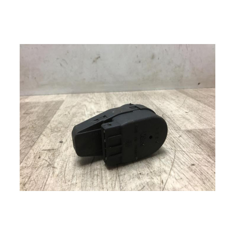 Moteur reglage phare PEUGEOT  d’occasion