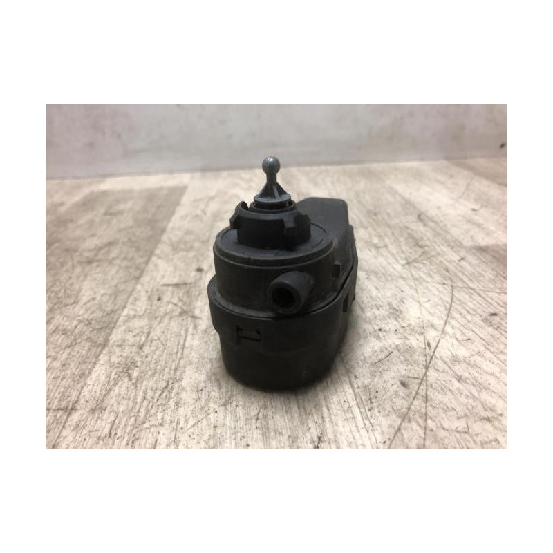 Moteur reglage phare PEUGEOT  d’occasion