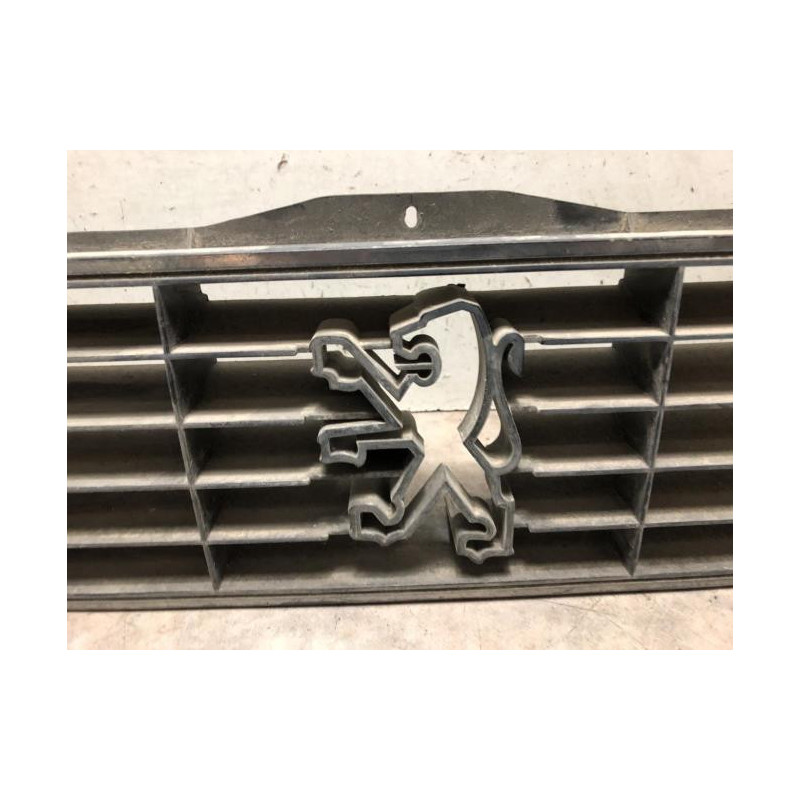 Calandre PEUGEOT  d’occasion