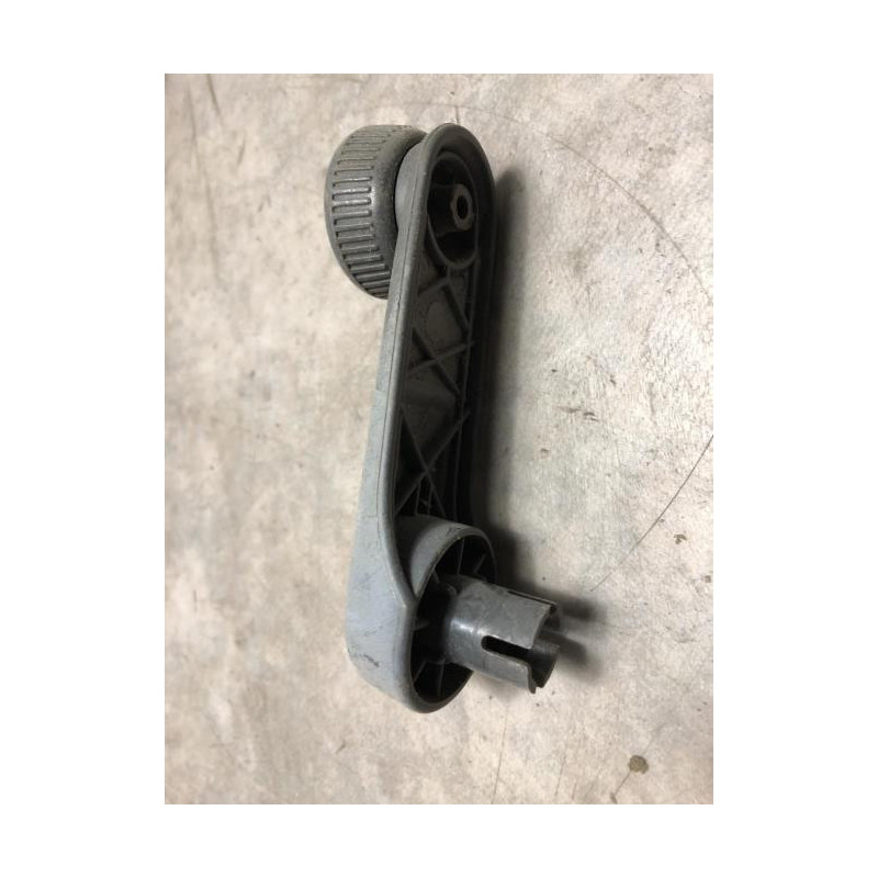 Manivelle de leve vitre PEUGEOT  d’occasion