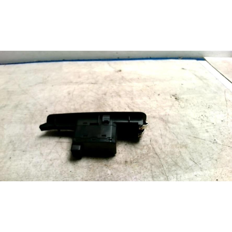 Interrupteur de leve vitre avant droit SSANGYONG REXTON 1 PHASE 1 d’occasion