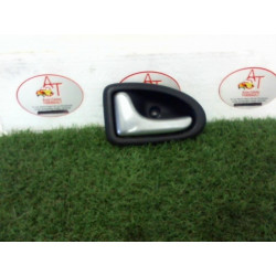 Poignee interieur avant droit RENAULT CLIO II PHASE 3 d’occasion