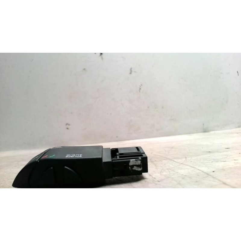 Support commodo (commutateur) RENAULT CLIO 4 PHASE 1 d’occasion
