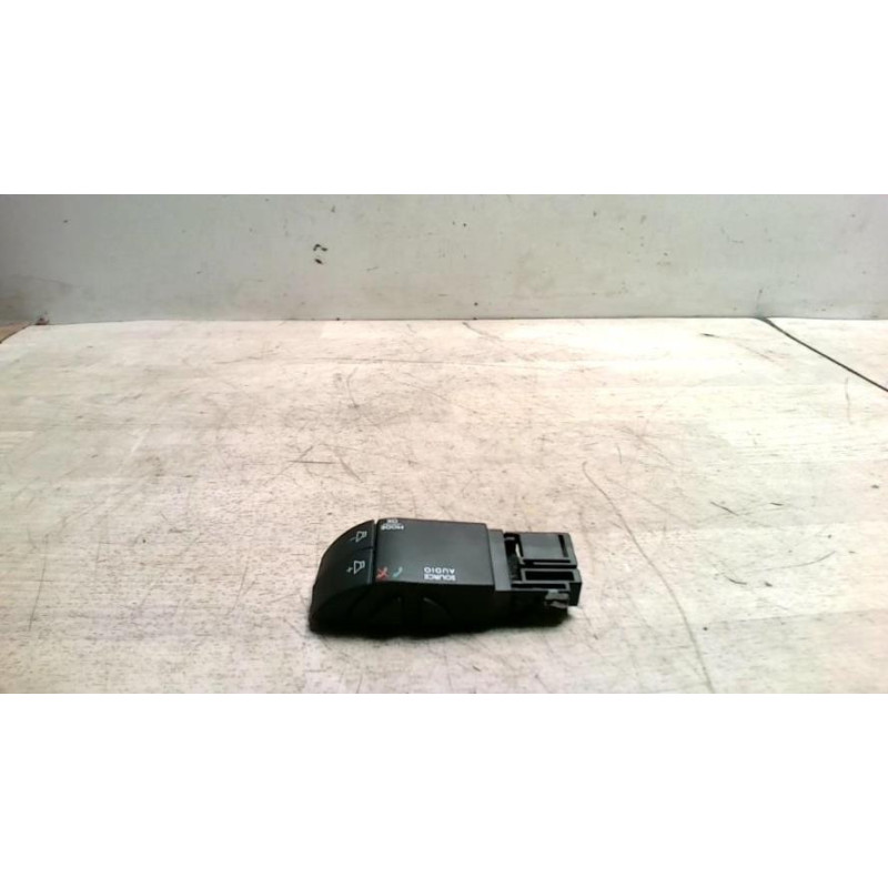 Support commodo (commutateur) RENAULT CLIO 4 PHASE 1 d’occasion