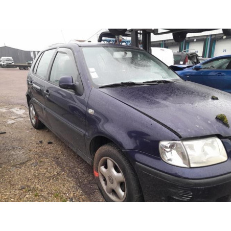 Pare choc avant VOLKSWAGEN POLO 3 PHASE 2 d’occasion