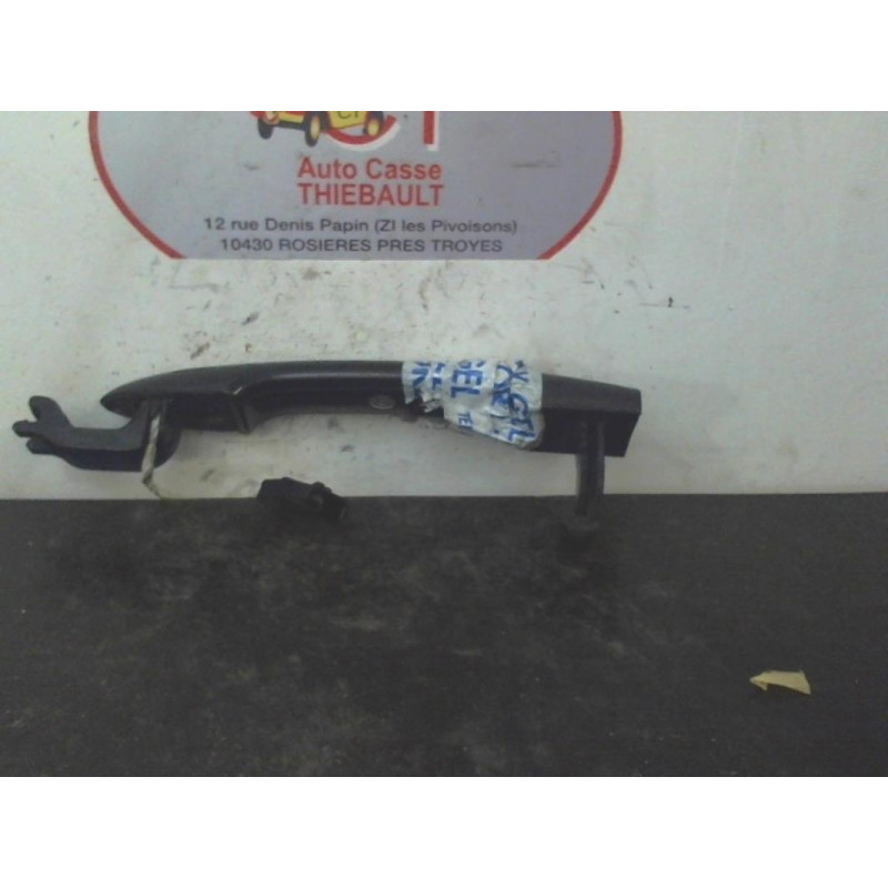 Poignee porte avant droit RENAULT LAGUNA III PHASE 1 d’occasion