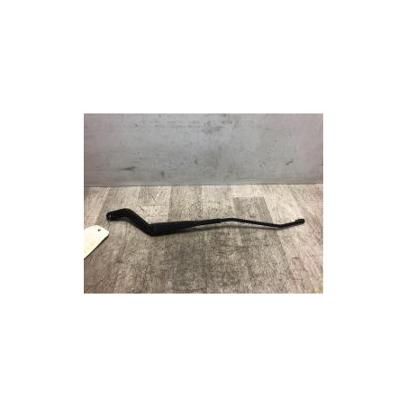 Bras essuie glace avant droit PEUGEOT 106 PHASE 1 d’occasion