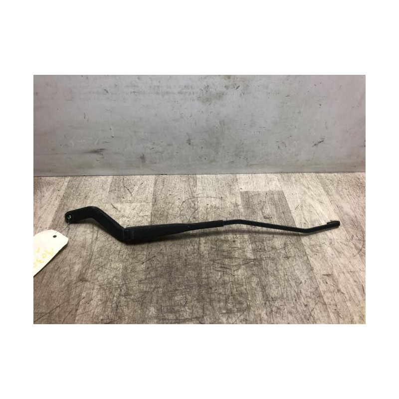 Bras essuie glace avant droit PEUGEOT 106 PHASE 1 d’occasion