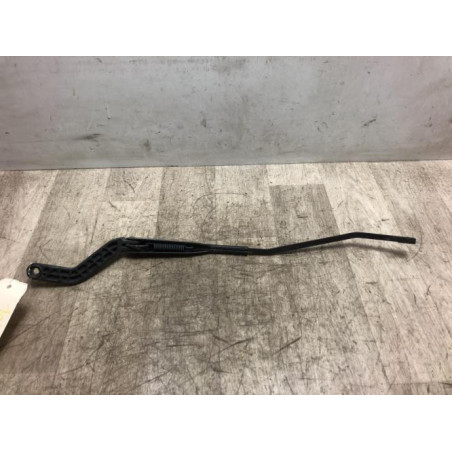 Bras essuie glace avant droit PEUGEOT 106 PHASE 1 d’occasion