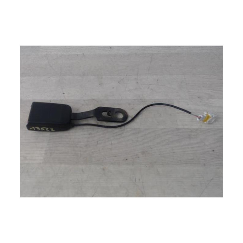 Attache ceinture avant droit TOYOTA IQ d’occasion
