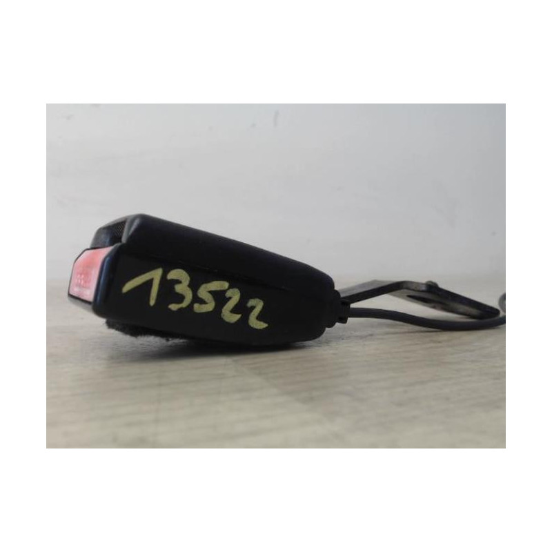 Attache ceinture avant droit TOYOTA IQ d’occasion