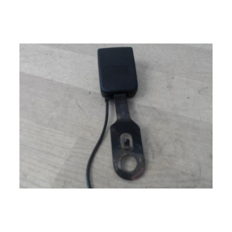 Attache ceinture avant droit TOYOTA IQ d’occasion