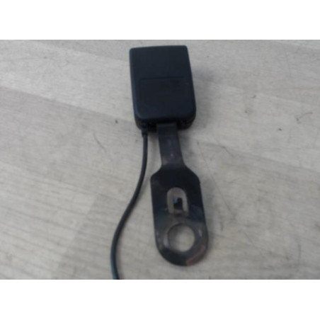 Attache ceinture avant droit TOYOTA IQ d’occasion