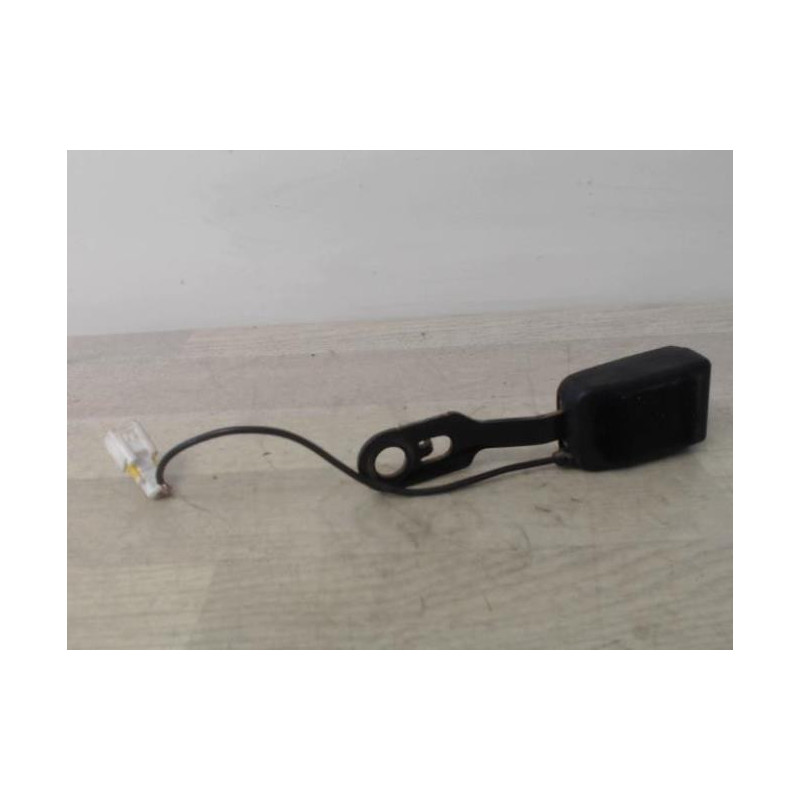 Attache ceinture avant droit TOYOTA IQ d’occasion