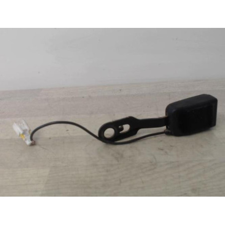 Attache ceinture avant droit TOYOTA IQ d’occasion
