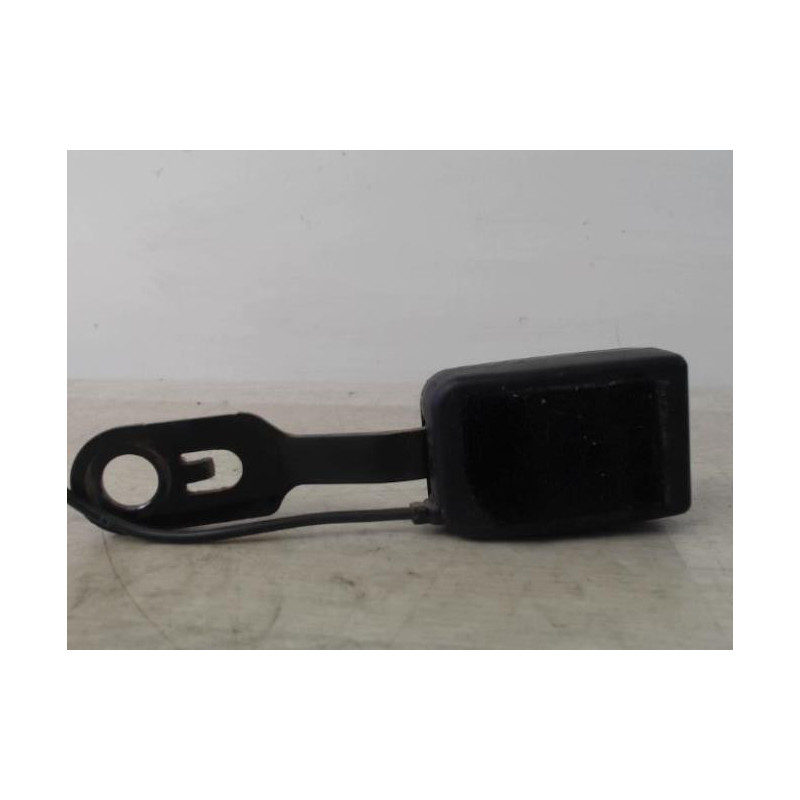 Attache ceinture avant droit TOYOTA IQ d’occasion