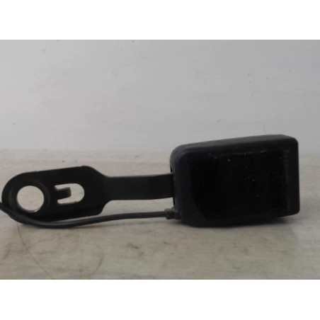 Attache ceinture avant droit TOYOTA IQ d’occasion