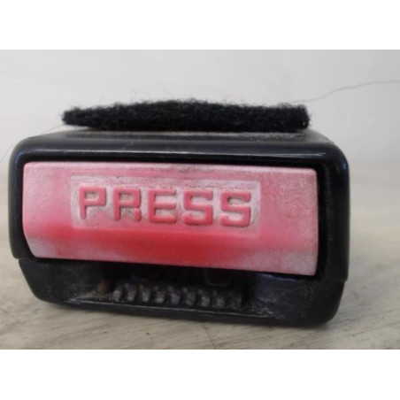 Attache ceinture avant droit TOYOTA IQ d’occasion