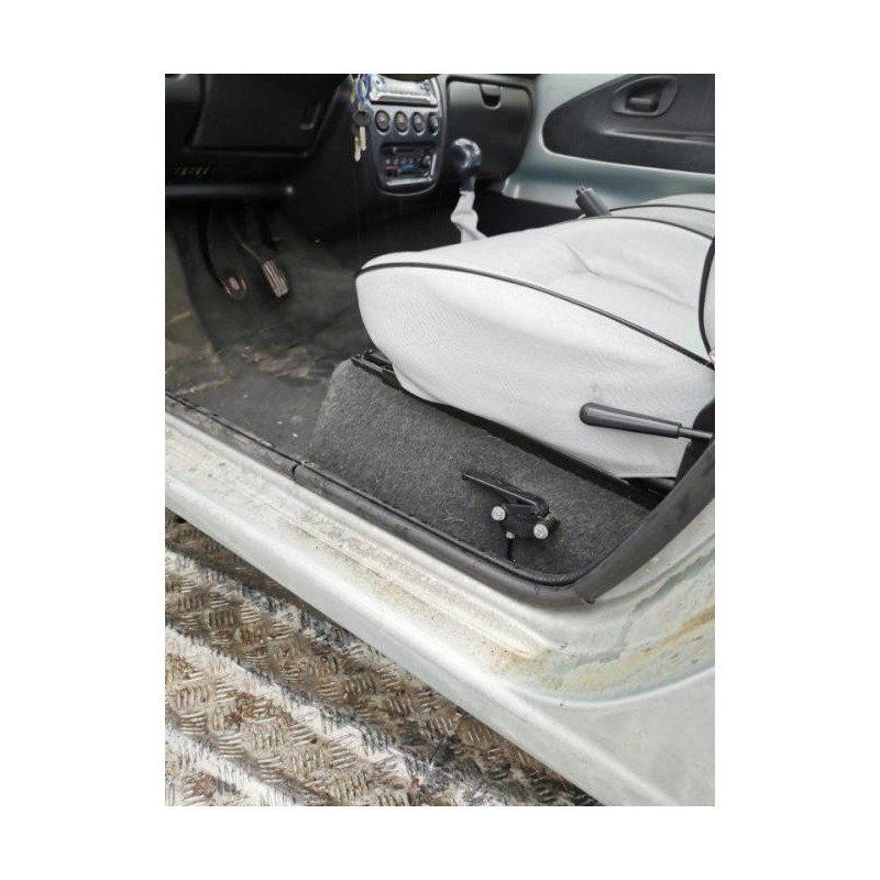 Interrupteur de leve vitre avant gauche MICROCAR  d’occasion