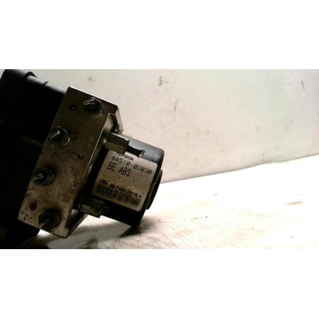 Bloc ABS (freins anti-blocage) TOYOTA YARIS 2 PHASE 1 d’occasion