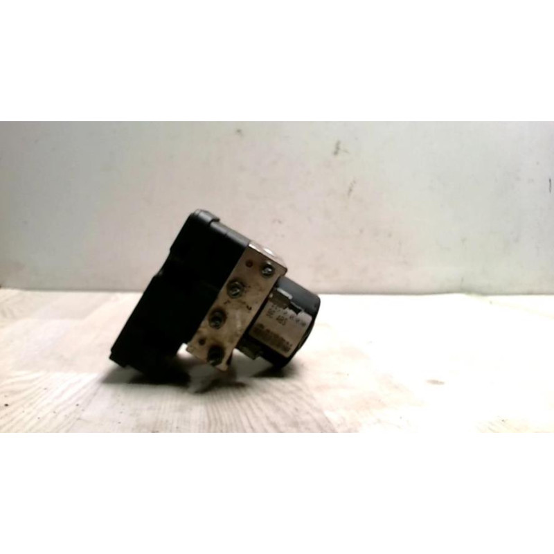 Bloc ABS (freins anti-blocage) TOYOTA YARIS 2 PHASE 1 d’occasion