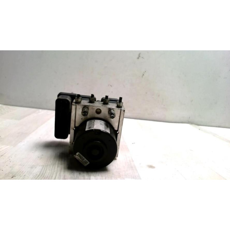 Bloc ABS (freins anti-blocage) TOYOTA YARIS 2 PHASE 1 d’occasion