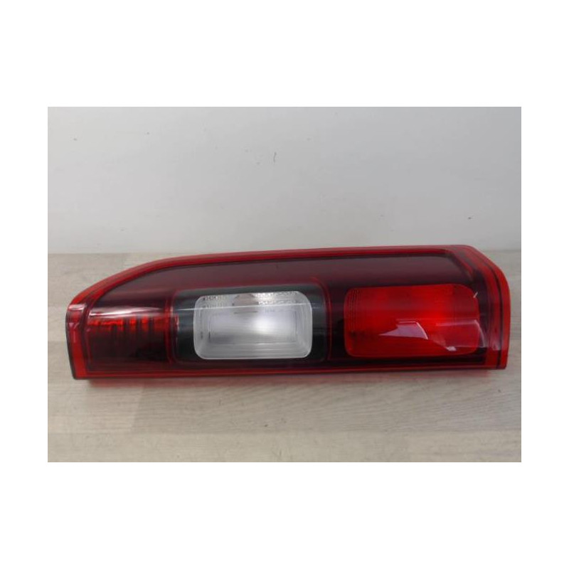 Feu arriere principal droit (feux) OPEL VIVARO 1 PHASE 2 d’occasion