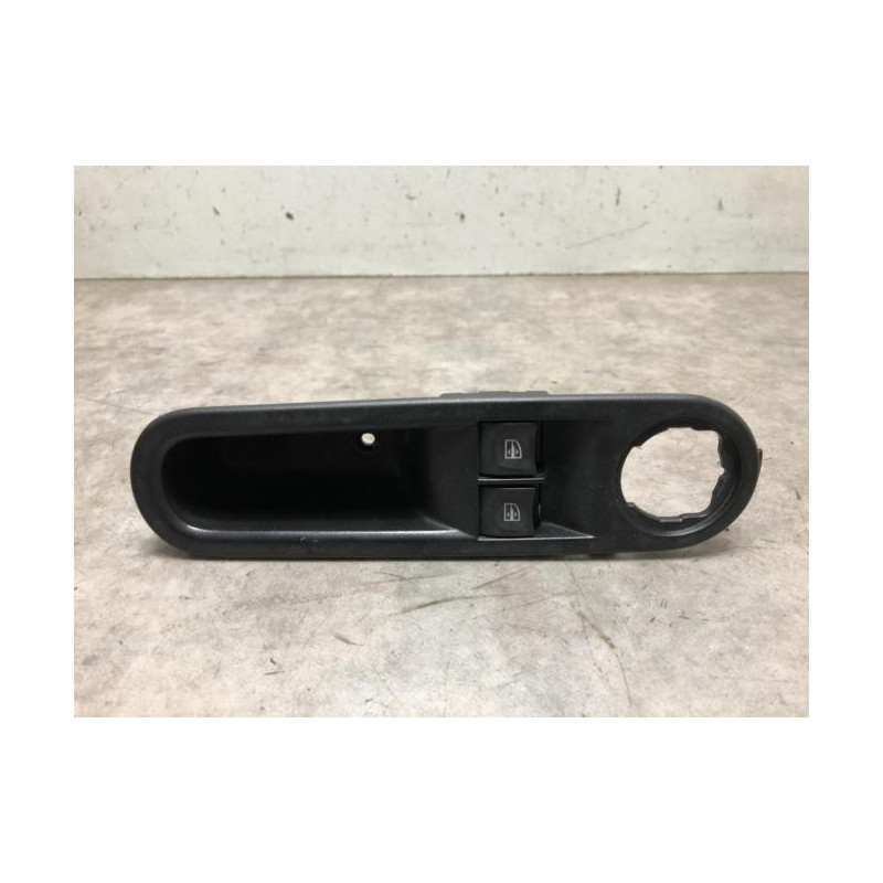 Interrupteur de leve vitre avant gauche RENAULT TWINGO 3 PHASE 1 d’occasion