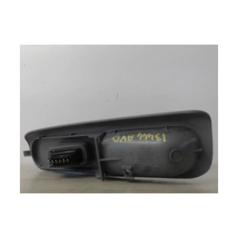 Interrupteur de leve vitre avant droit RENAULT TWINGO 1 PHASE 3 d’occasion