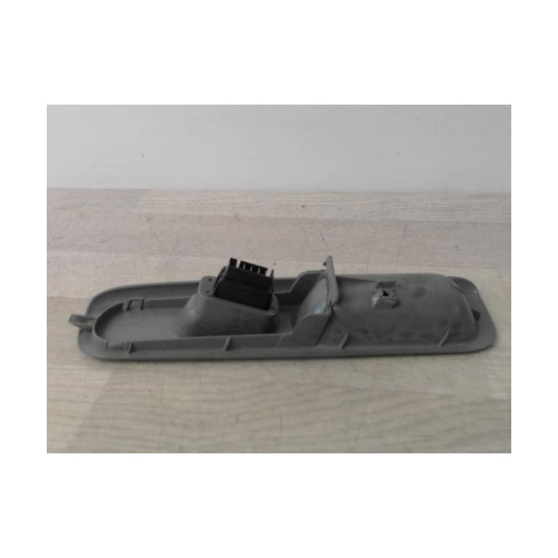 Interrupteur de leve vitre avant droit RENAULT TWINGO 1 PHASE 3 d’occasion