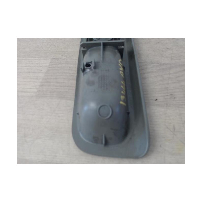 Interrupteur de leve vitre avant droit RENAULT TWINGO 1 PHASE 3 d’occasion