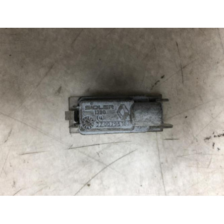 Eclairage de plaque RENAULT  d’occasion