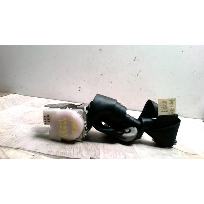 Ceinture arriere droit TOYOTA YARIS 2 PHASE 1 d’occasion