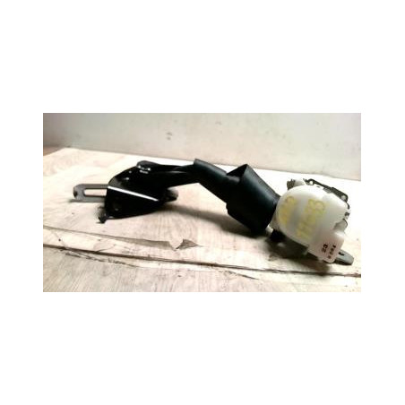 Ceinture arriere droit TOYOTA YARIS 2 PHASE 1 d’occasion