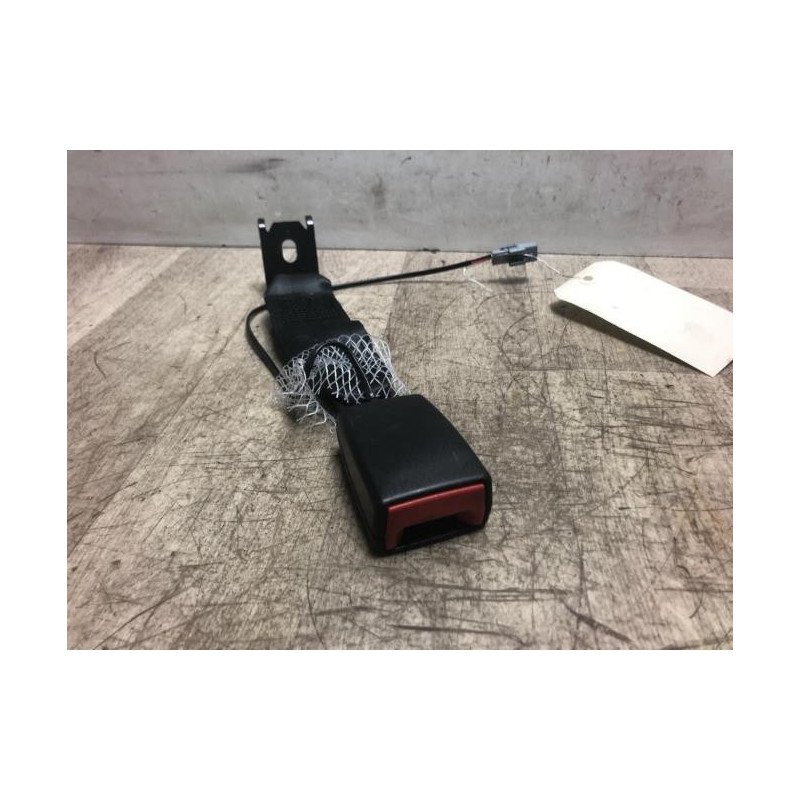 Attache ceinture arriere gauche RENAULT TWINGO 3 PHASE 1 d’occasion