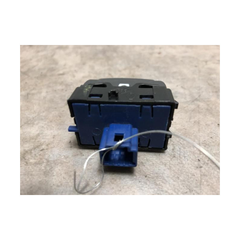 Bouton/Interrupteur RENAULT TWINGO 3 PHASE 1 d’occasion