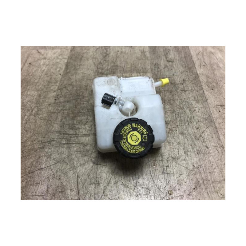 Maitre cylindre (freinage) RENAULT TWINGO 3 PHASE 1 d’occasion