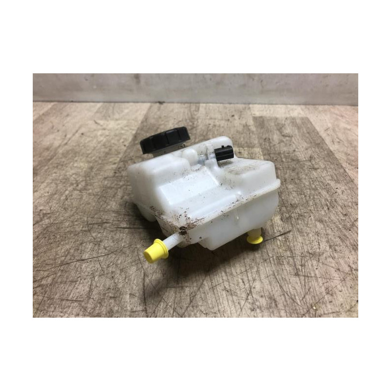Maitre cylindre (freinage) RENAULT TWINGO 3 PHASE 1 d’occasion