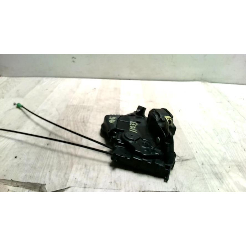 Serrure avant gauche TOYOTA YARIS 2 PHASE 1 d’occasion