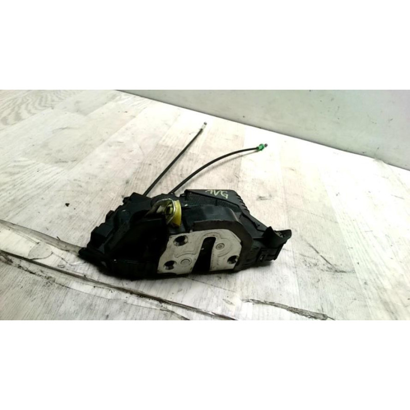 Serrure avant gauche TOYOTA YARIS 2 PHASE 1 d’occasion